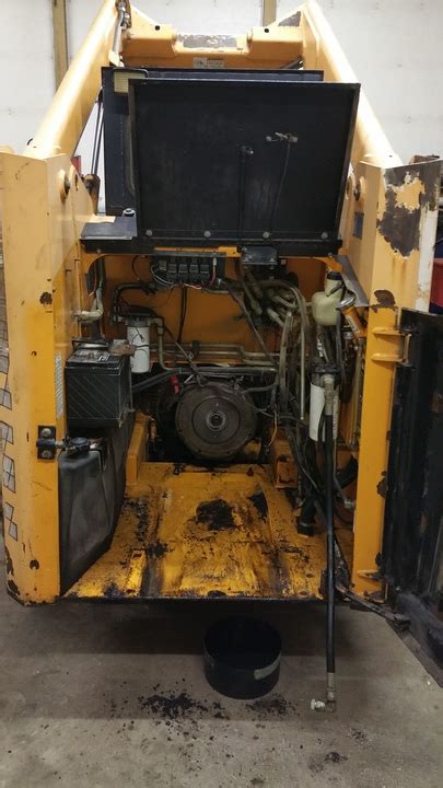 how much does a case 1840 skid steer weigh|case 1840 hydraulic oil.